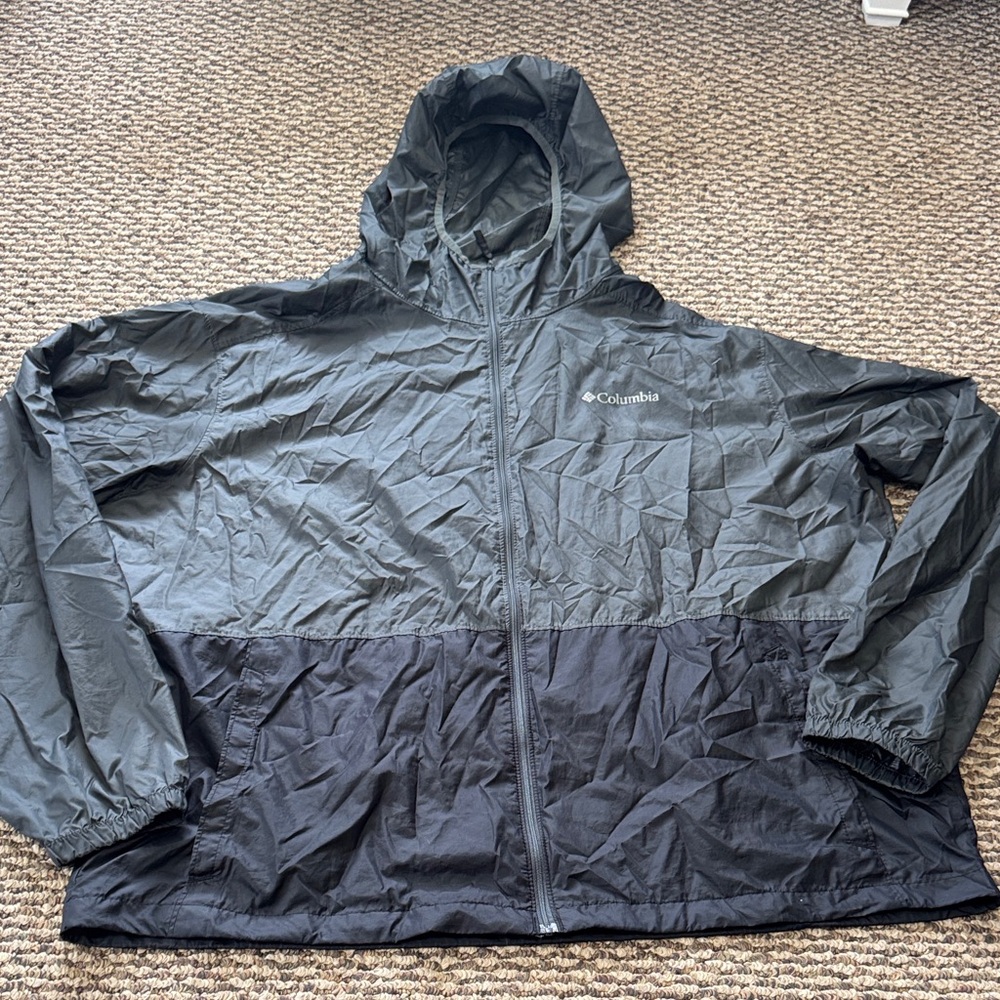 Columbia Men's Two-Tone Black Windbreaker Lightweight